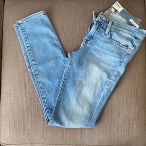 Frame Denim Le Skinny De Jeanne in Mira Vista
